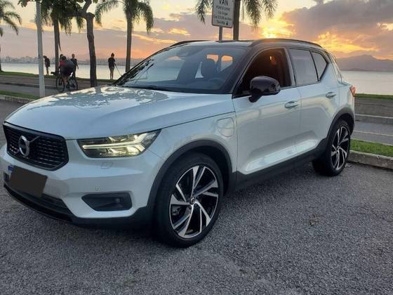 VOLVO XC40 1.5 T5 RECHARGE R-DESIGN GEARTRONIC VOLVO XC40 1.5 T5 RECHARGE R-DESIGN GEARTRONIC